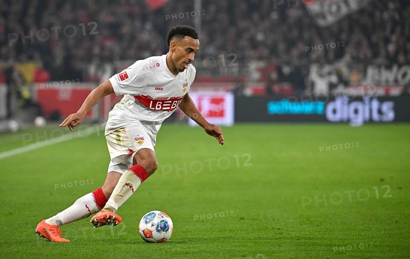 Jamie Leweling VfB Stuttgart (18) dynamic action on the ball MHPArena, MHP Arena Stuttgart, Baden-Württemberg, Germany