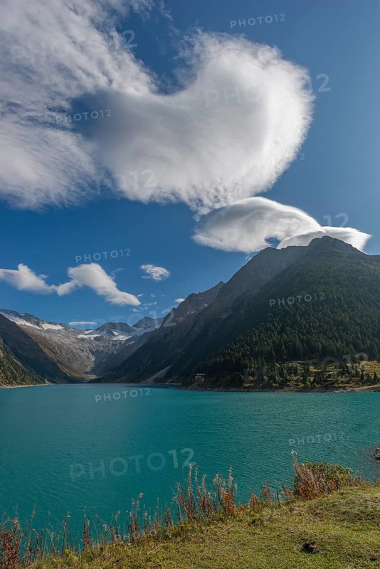 Schlegeisspeicher (1782m), glacier at Schlegeiskees, blue sky, cloud formation, Zillertal Alps, Tyrol, Austria