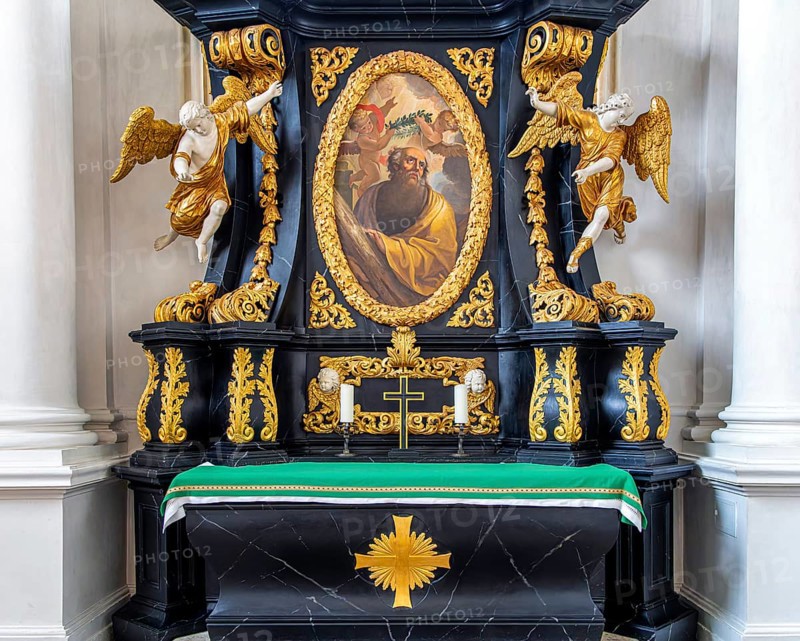 Interior photos in St. Salvator Cathedral in Fulda, officially High Cathedral in Fulda, center of the Fulda Baroque Quarter and landmark of the city, Fulda, Hesse, Germany