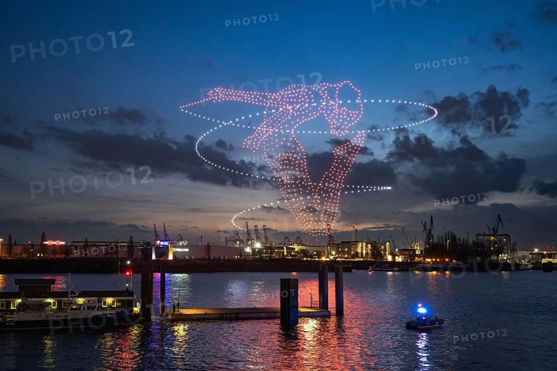Drone light show over the Elbe as part of the Hamburg Olympic bid on 26.02.2026, Landungsbrücken, Hamburg, Germany