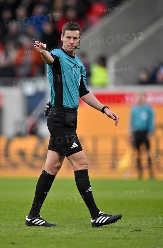 Referee Daniel Siebert gesture gesture soccer Bundesliga, Voith-Arena, Heidenheim, Baden-Württemberg, Germany