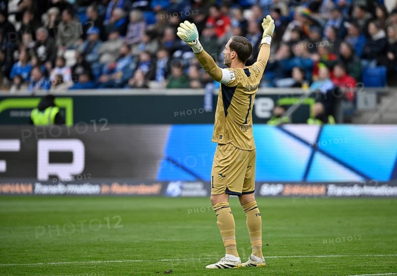 Goalkeeper Oliver Baumann TSG 1899 Hoffenheim (01) Gesture Gesture Soccer Bundesliga, PreZero Arena, Sinsheim, Baden-Württemberg, Germany
