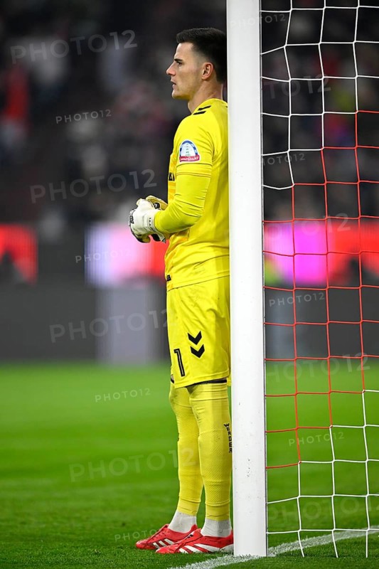 Goalkeeper Michael Zetterer SV Werder Bremen SVW (01) leans against goalpostsAllianz Arena, Munich, Bavaria, Germany