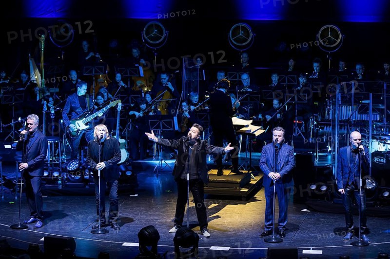 The Prinzen, consisting of the singers Jens Sembdner, Tobias Künzel, Sebastian Krumbiegel, Henri Schmidt and Wolfgang Lenk (from left to right) live on Symphonica Tour together with the Thüringen Philharmonie Gotha-Eisenach under the baton of conductor Christian Dellacher at Berlin's Friedrichstadtpalast on 19 January 2026