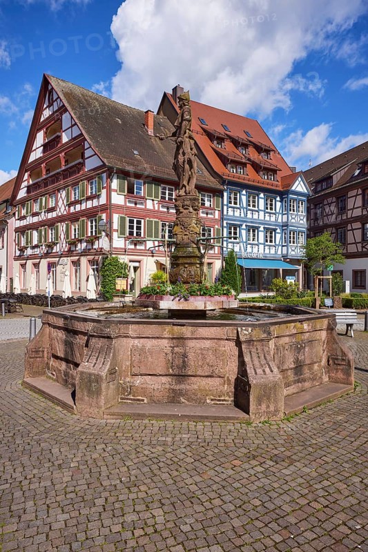 Market fountain with half-timbered houses in Gengenbach, Black Forest, Ortenaukreis, Baden-Württemberg, Germany