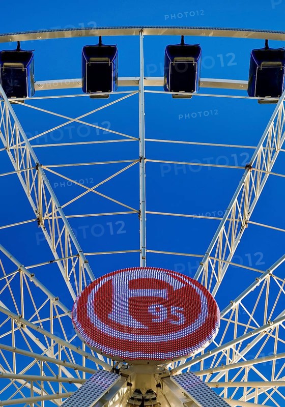 Logo in club colours of Fortuna Düsseldorf on the Ferris wheel, Burgplatz, Düsseldorf, North Rhine-Westphalia, Germany