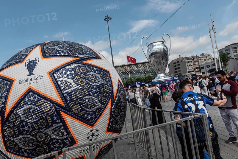 Istanbul, Turkey. June 9th 2023 Soccer fans gather in Taksim Square, Istanbul, the day before the Champions League Final