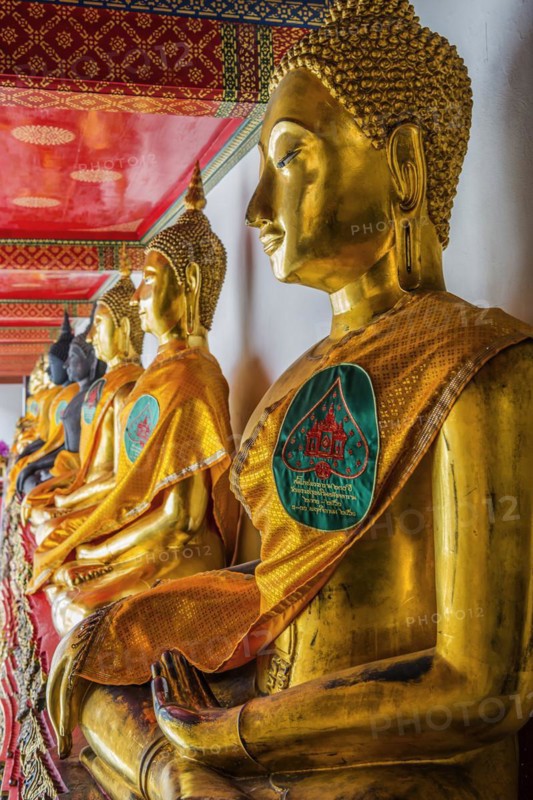 Historic Buddha statues at Wat Pho Temple, sitting, seated, Buddhism, religion, world religion, sculpture, sculpting, art, statue, culture, believing, faith, peace, Asian, travel, holiday, tourism, representation, palace, tradition, traditional, decoration, decorated, house of prayer, building, attraction, landmark, gilded, gold, sacred, pray, meditation, monastery, spirituality, meditate, spiritual, monument, famous, sight, magnificent, philosophy, capital, Bangkok, Thailand