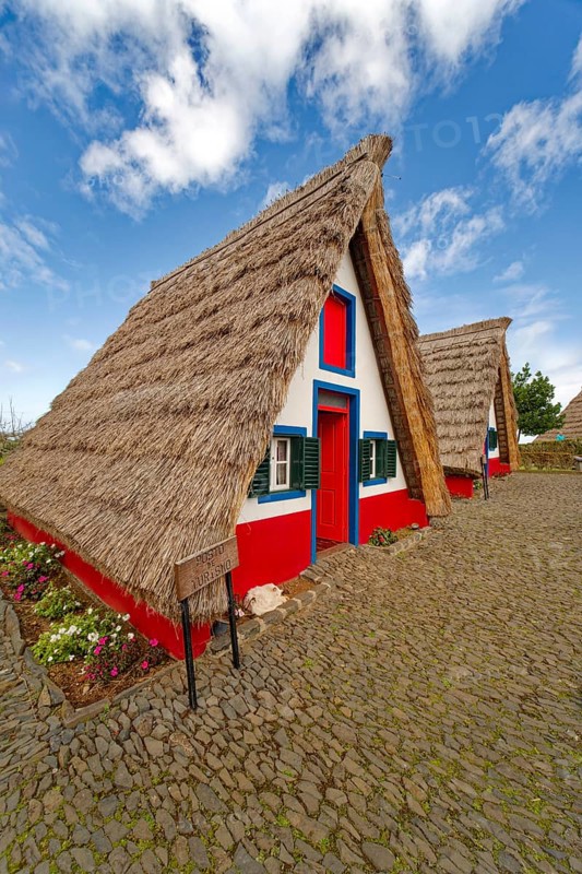 Typical traditional thatched houses Casinhas de Santana, landmark, UNESCO biosphere reserve, tourist event, Santana, Madeira, Portugal