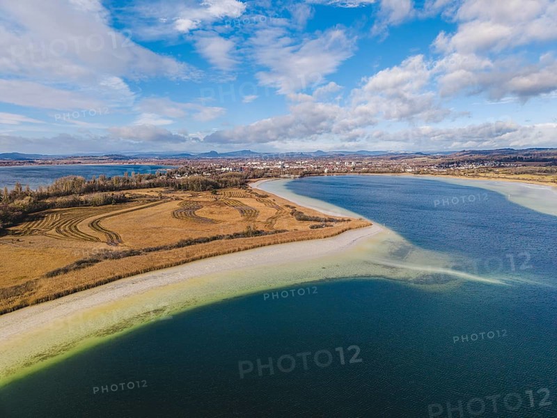 Aerial view of the Mettnau peninsula near Radolfzell on Lake Constance at low tide, the Hegauberge Mountains on the horizon, district of Konstanz, Baden-Württemberg, Germany