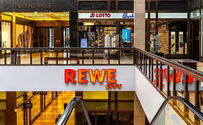 Interior design commercial property, partially vacant Shopping Quartier 205 in Friedrichstrasse and Mohrenstrasse, Berlin, Germany