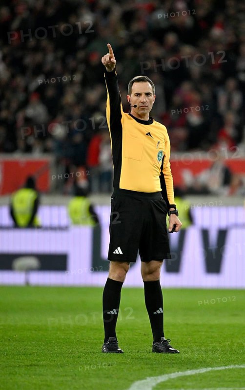 Referee Referee Benjamin Brand Gesture Gesture MHPArena, MHP Arena Stuttgart, Baden-Württemberg, Germany