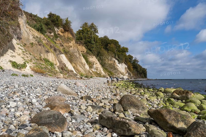Chalk coast, cliffs, stones on the shore, Jasmund National Park, Sassnitz, Rügen, island, Baltic Sea, Mecklenburg-Western Pomerania, Germany