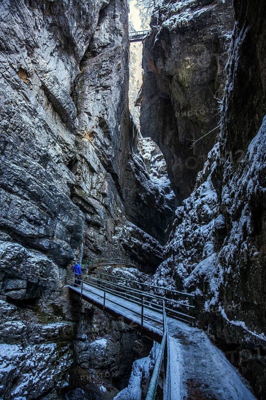 Winter, snowy landscape, hiking trail through the Breitachklamm gorge near Oberstdorf, Oberallgäu, Allgäu, Bavaria, Germany