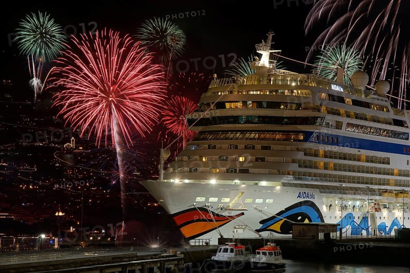 Fireworks on Madeira, New Year's Eve, Funchal, cruise ship Aida Blu, Funchal, Madeira, Portugal