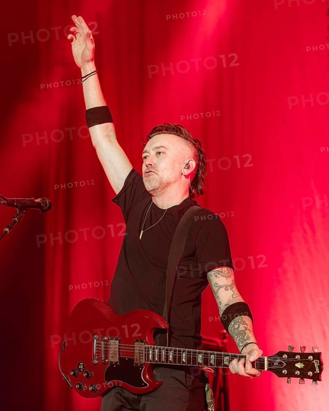 Tim McIlrath, singer of Rise Against live at the Berlin Velodrom on 12/02/2025