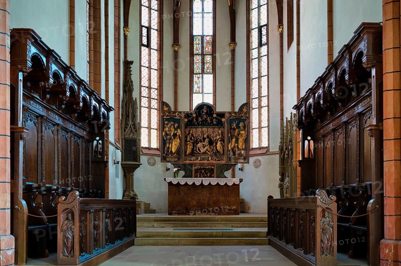 Interior view, high altar in the choir, choir stalls, winged altar, Lutheran town church, Bad Wimpfen, Kraichgau, Baden-Württemberg, Germany