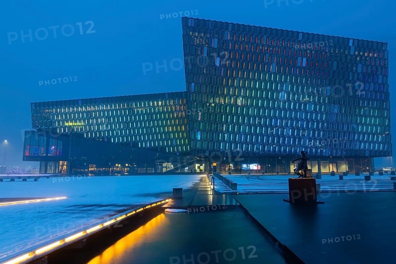 Harpa Concert Hall, Tónlistar- og ráðstefnuhúsið í Reykjavík, Blue Hour, Winter, Reykavik, Iceland, Scandinavia