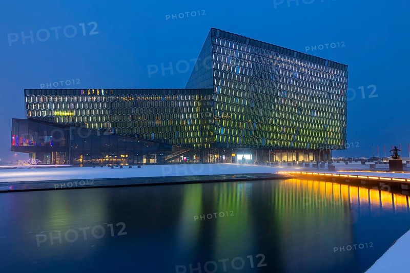 Harpa concert hall, Tónlistar- og ráðstefnuhúsið í Reykjavík, reflection, blue hour, winter, Reykavik, Iceland, Scandinavia