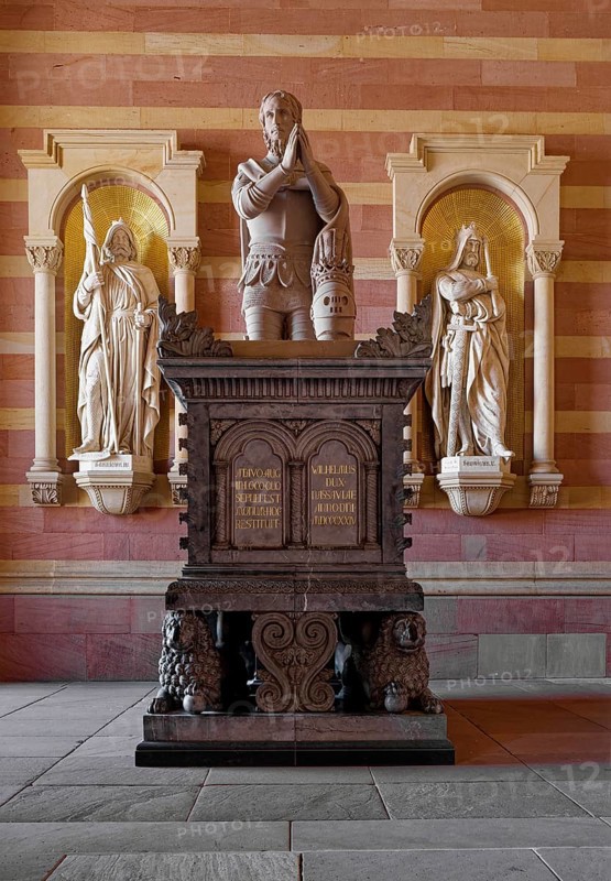 Porch of Speyer Cathedral with the figures of the emperors and kings buried in the cathedral, Imperial Cathedral, Speyer, Rhineland-Palatinate, Germany