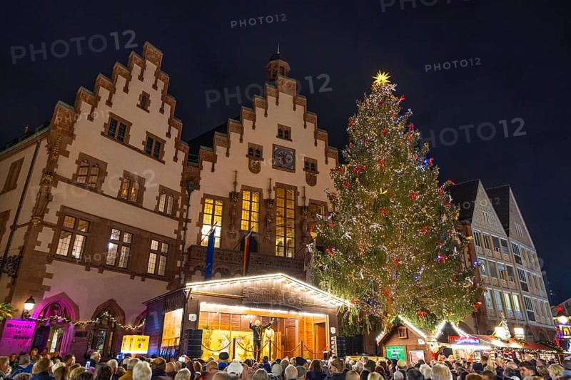 The Frankfurt Christmas Market was officially opened on 25 November 2024 with the switching on of the lights on the Florian Christmas tree, a 26-metre-high spruce from Lower Franconia. The Christmas market will be open until 22 December from Monday to Saturday from 10:00 a.m. to 9:00 p.m. and on Sundays from 11:00 a.m. Frankfurt am Main, Römerberg, Hesse, Germany