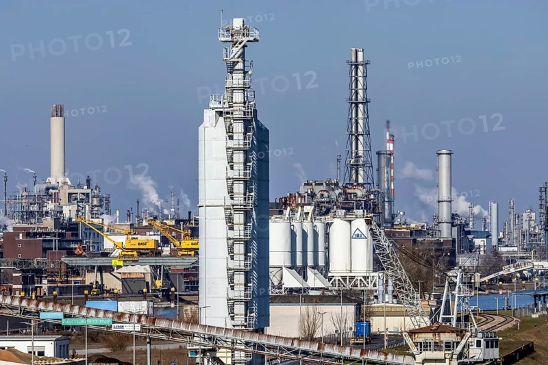 BASF plant, production building and smoking chimneys. Ludwigshafen on the Rhine, Rhineland-Palatinate, Germany