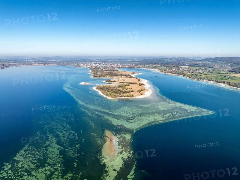 Aerial view of the Mettnau peninsula at low tide with shallows, danger to shipping traffic, Markelfinger Winkel on the right, Lake Zell on the left, Radolfzell on Lake Constance, Constance district, Baden-Württemberg, Germany
