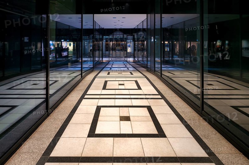 Calwer Passage, shopping arcade, shopping centre, covered, empty, evening, Stuttgart, Baden-Württemberg, Germany