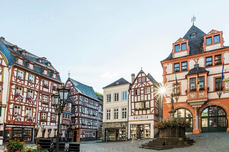 Market square with medieval half-timbered houses, Bernkastel-Kues, Moselle, Rhineland-Palatinate, Germany