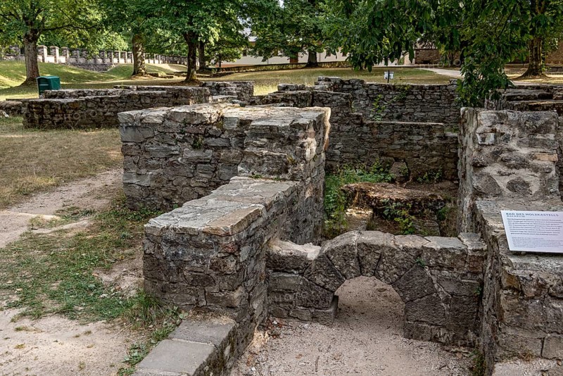Ruins, foundation walls of the bath building, bath of the former wooden fort, Roman fort Saalburg, reconstructed cohort fort, museum, archaeological park, Upper Germanic Raetian Limes, border of the Roman Empire, Bad Homburg vor der Höhe, Taunus, Hesse, Germany