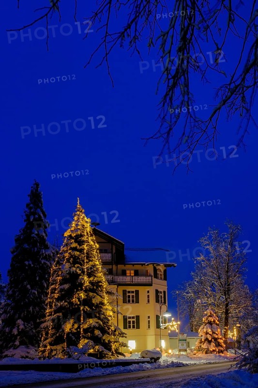 Town hall with Christmas lights, Christmas, twilight, snow, winter, Bad Heilbrunn, Upper Bavaria, Bavaria, Germany