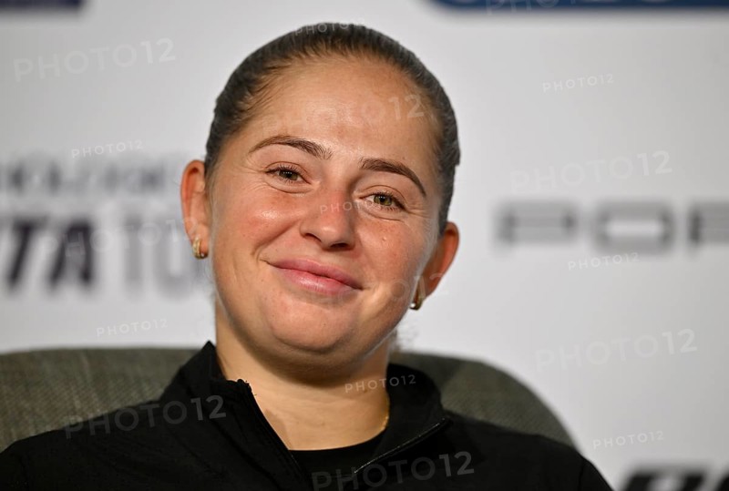 Jelena Ostapenko LAT Portrait smiles Press conference PK Tennis Ladies Porsche Cup, Grand Prix, GP, Stuttgart 2025, Porsche-Arena, Stuttgart, Baden-Württemberg, Germany