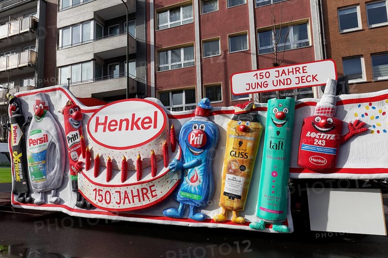 Carnival sponsor car from Henkel with products, Pattex, Persil, Pritt, Taft, Gliss, Düsseldorfer Rosenmontagszug, Düsseldorf, North Rhine-Westphalia, Germany