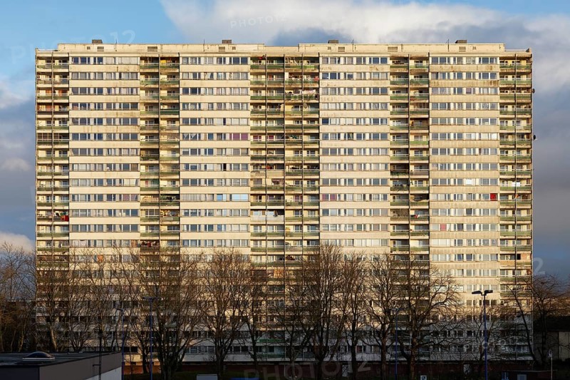 1970s tower block in the Hochheide residential park, Weisse Riesen, derelict property, Duisburg, North Rhine-Westphalia, Germany
