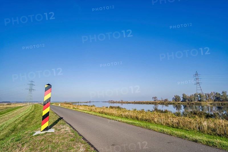 Cycle path along the West Oder, Lower Oder Valley National Park, Brandenburg, Germany