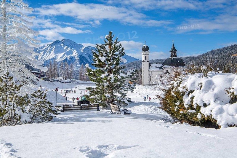 Seekirchl at the ski resort with Hocheder 2797m in winter, Seefeld, Seefeld Plateau, Tyrol, Austria
