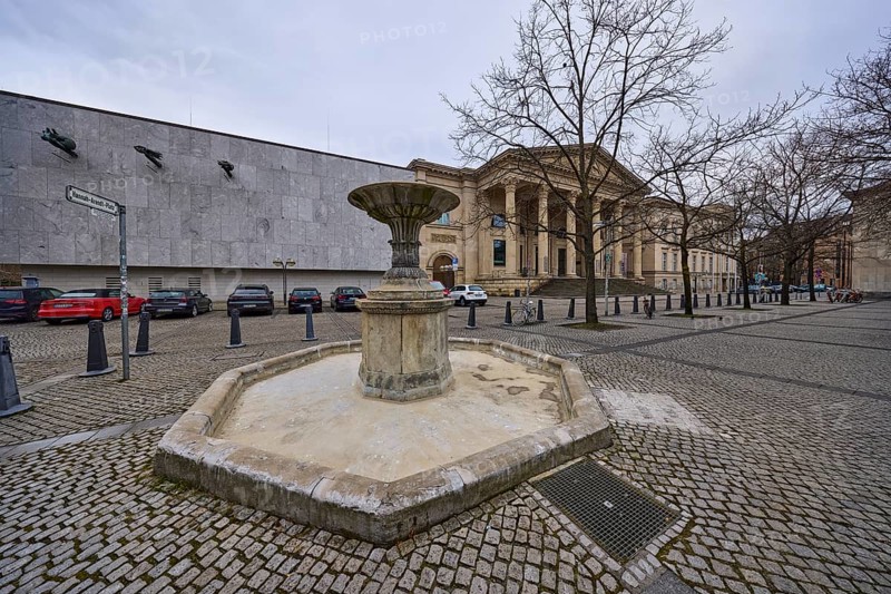 Parliament of Lower Saxony, Leineschloss, Schlossbrunnen Hannover, architect Dieter Oesterlen, bare winter trees, streets, Leinstraße, Hannah-Arendt-Platz, Hanover, state capital, Hanover region, Lower Saxony, Germany