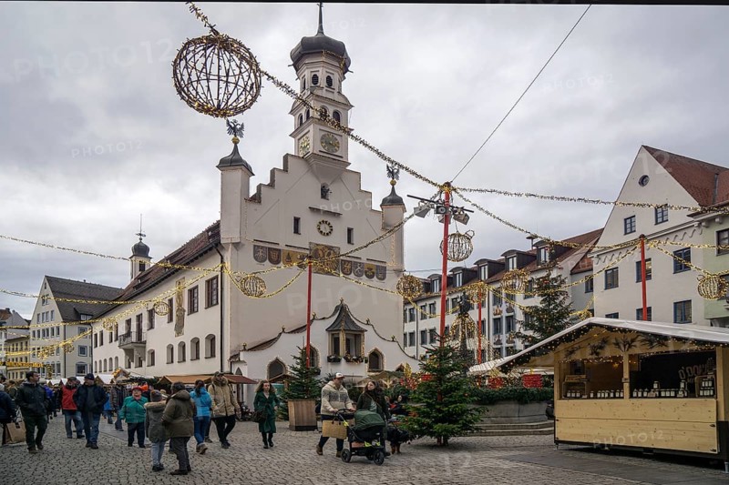 Christmas market in Kempten, Rathausplatz, behind the town hall, Swabia, Allgäu, Bavaria, Germany