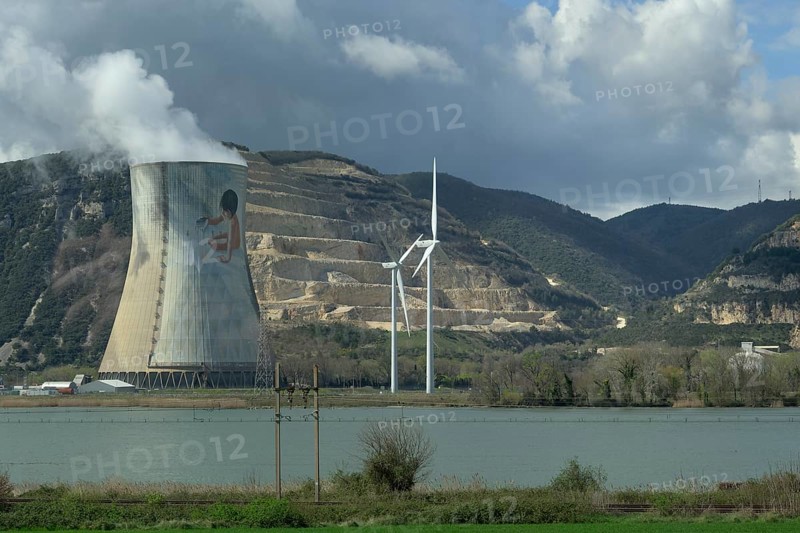 Cruas nuclear power plant on the Rhone, near Montelimar, France