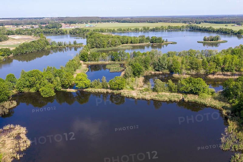 Aerial view of the Döbra ponds with Döbraer Neuteich, Kleiner and Großer Kaolinenteich, Vitzthumteich, Stockteich and Großer Teich with island, in the background the district of Skaska, pond area Biehla-Weißig, Oßling, Saxony, Germany