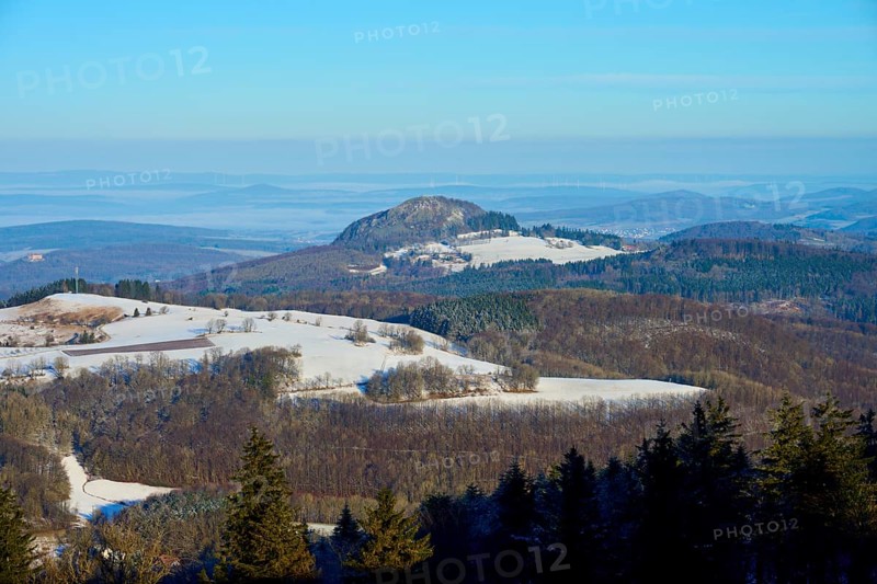 Snow-covered hills with a wide view and visible horizon under a clear sky, Milseburg, Abtsroderkuppe, Wasserkuppe, Gersfeld, Rhön, Hesse, Germany