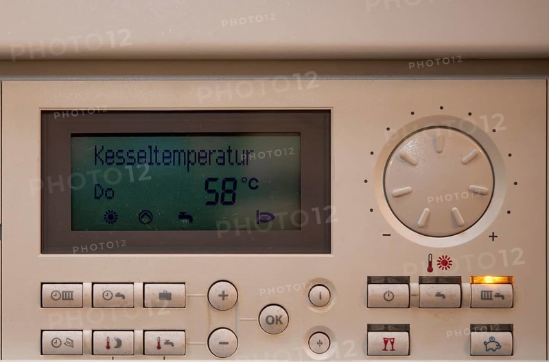 Control panel, control panel, temperature display, switch, controller, heating system, gas heating, building services, Stuttgart, Baden-Württemberg, Germany