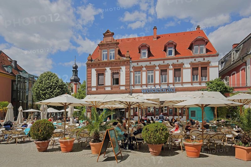 Street bar at the historic Palais Deer built in 1748, people, Schlossplatz, Schwetzingen, Baden-Württemberg, Germany