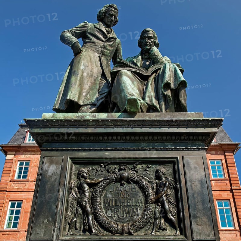 Brothers Grimm National Monument, Neustädter Marktplatz, starting point of the German Fairy Tale Route, Hanau, Hesse, Germany