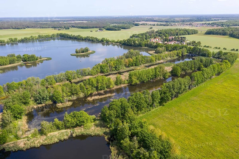 Aerial view of the Döbra ponds with Döbraer Neuteich, Vitzthumteich, Stockteich and Großer Teich with island, in the background the district of Trado, Biehla-Weißig pond area, Oßling, Saxony, Germany