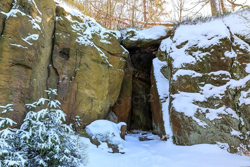 The so-called dwarf cave near the Schönen Höhe in winter, Dürrröhrsdorf-Dittersbach, Saxony, Germany