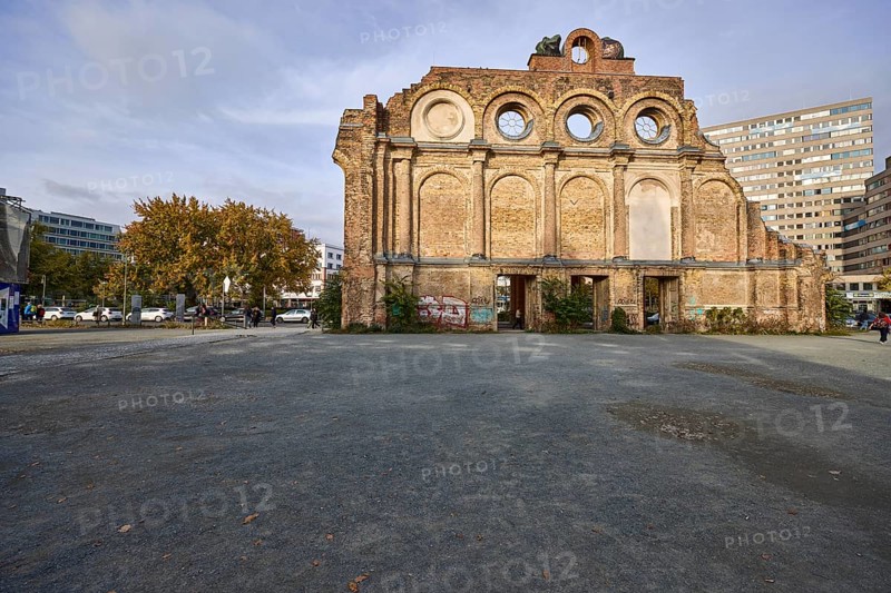 Ruins and remains of the facade of Anhalter Bahnhof, Askanischer Platz, Berlin, capital city, independent city, federal state of Berlin, Germany
