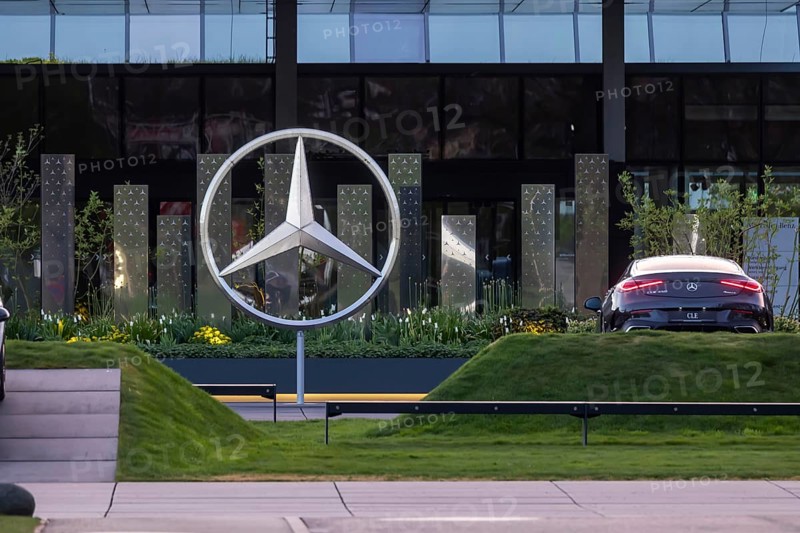 Merecedes Sindelfingen plant. Mercedes-Benz Center of Excellence, Customer Centre. Mercedes star and new cars. Sindelfingen, Baden-Württemberg, Germany