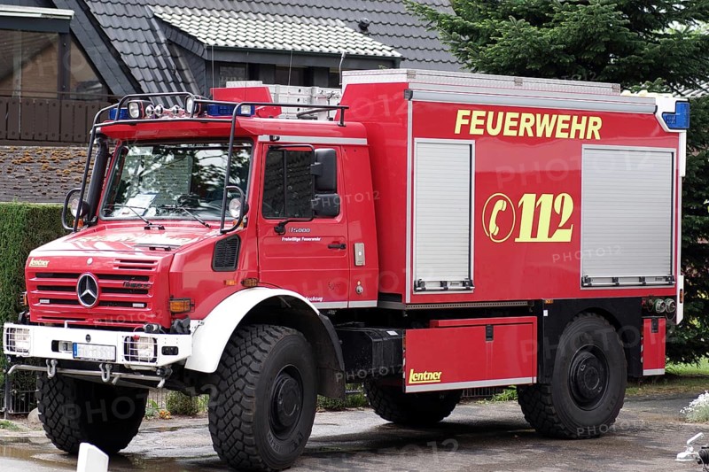 Fire engine, water tender, volunteer fire brigade, 112, Germany, Unimog-type fire engine