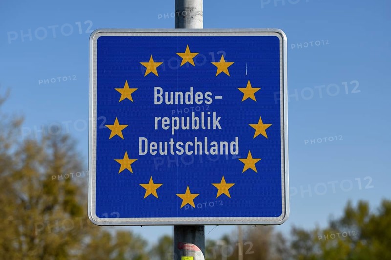 Sign Federal Republic of Germany at the border crossing between Gambsheim (France) and Freistett, town of Rheinau, Ortenaukreis, Baden-Württemberg, Germany